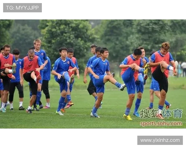 激烈对抗与团队协作并存 体育赛事背后的策略与激情分析 激烈对抗与团队协作并存 体育赛事背后的策略与激情分析