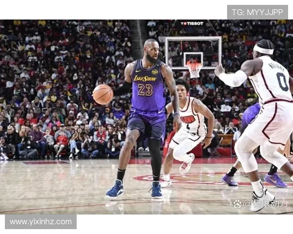 快船与湖人激战正酣 双方明星对决点燃洛杉矶篮球激情