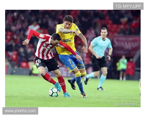 兰斯与斯特拉斯的激烈对决揭示足球战术与团队合作的精彩瞬间